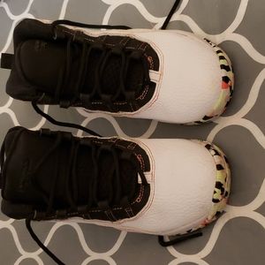 Kids sneakers